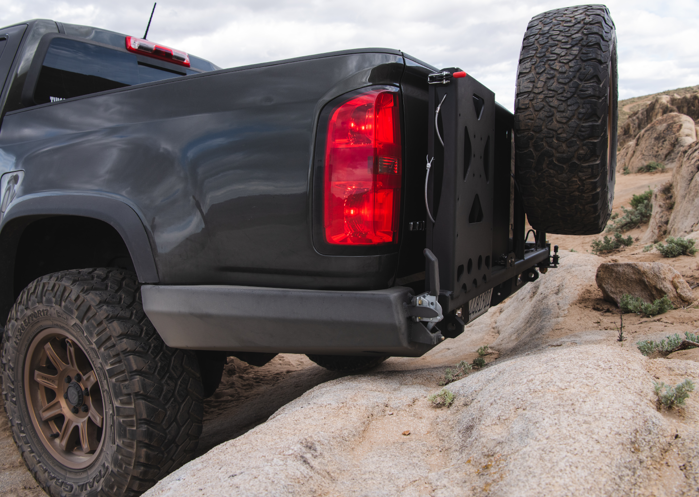 2015- 2022 Chevy Colorado/ 2017- 2022 Chevy ZR2 High Clearance Rear Bu ...